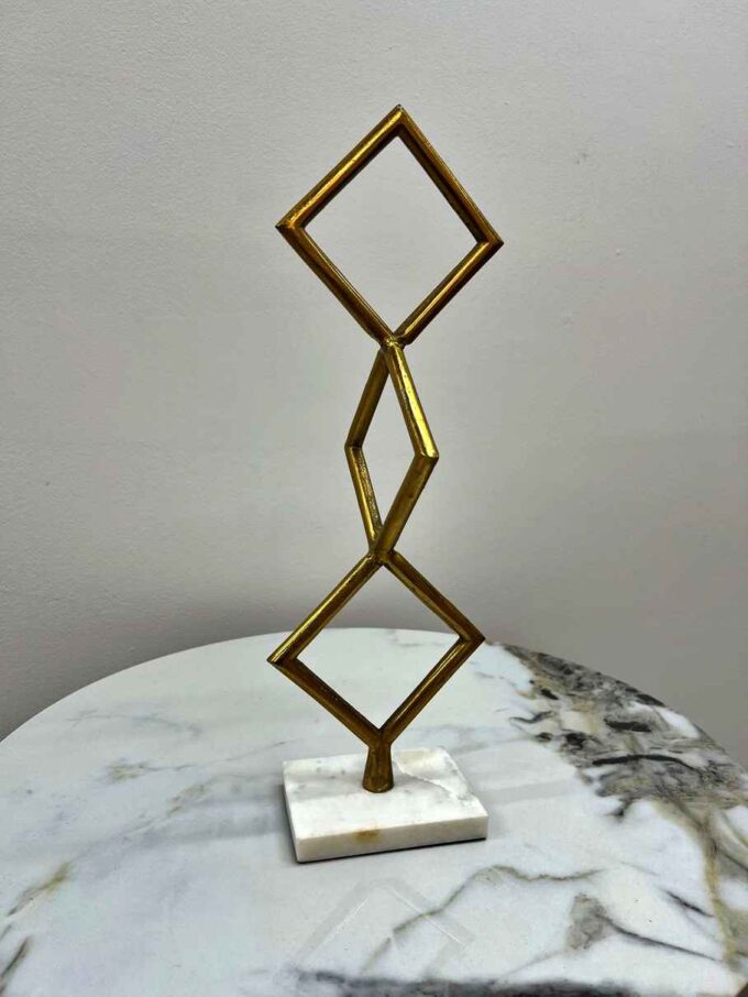 Figura Cuadros Aluminio Base Marmol Ref. 2046