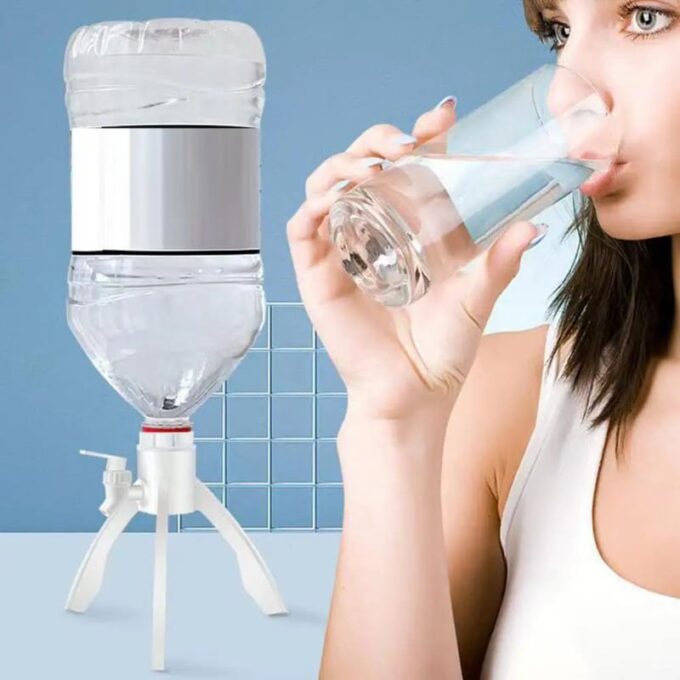 Soporte dispensador triangular para botellon de agua  FK23D-55
