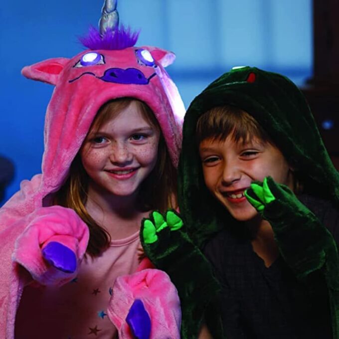 Manta capa infantil con luz en los ojos FK22-67