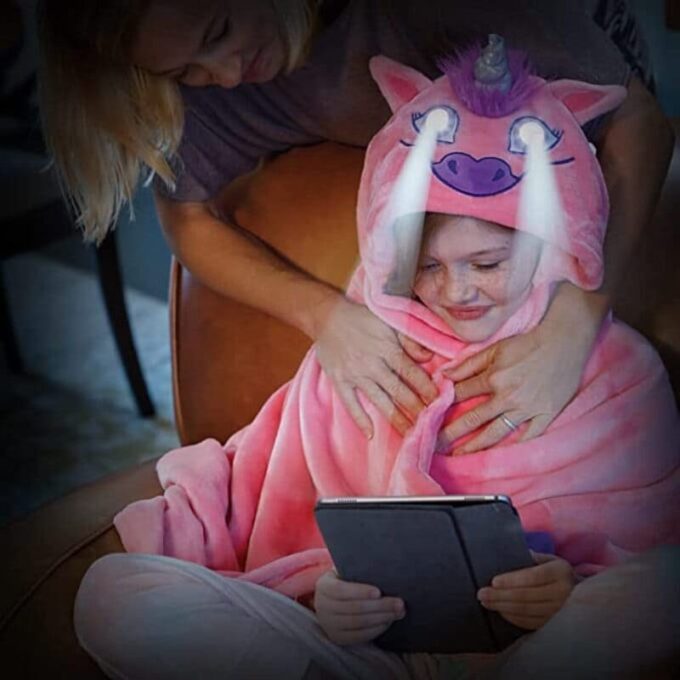Manta capa infantil con luz en los ojos FK22-67