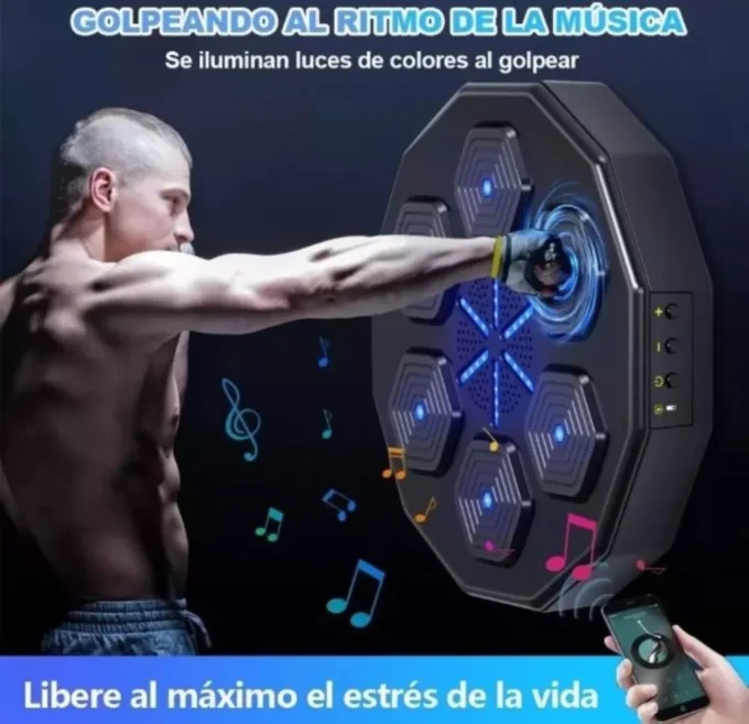 Tablero de boxeo con guantes