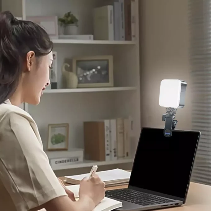LUZ LED PARA CELULAR O LAPTOP RECARGABLE